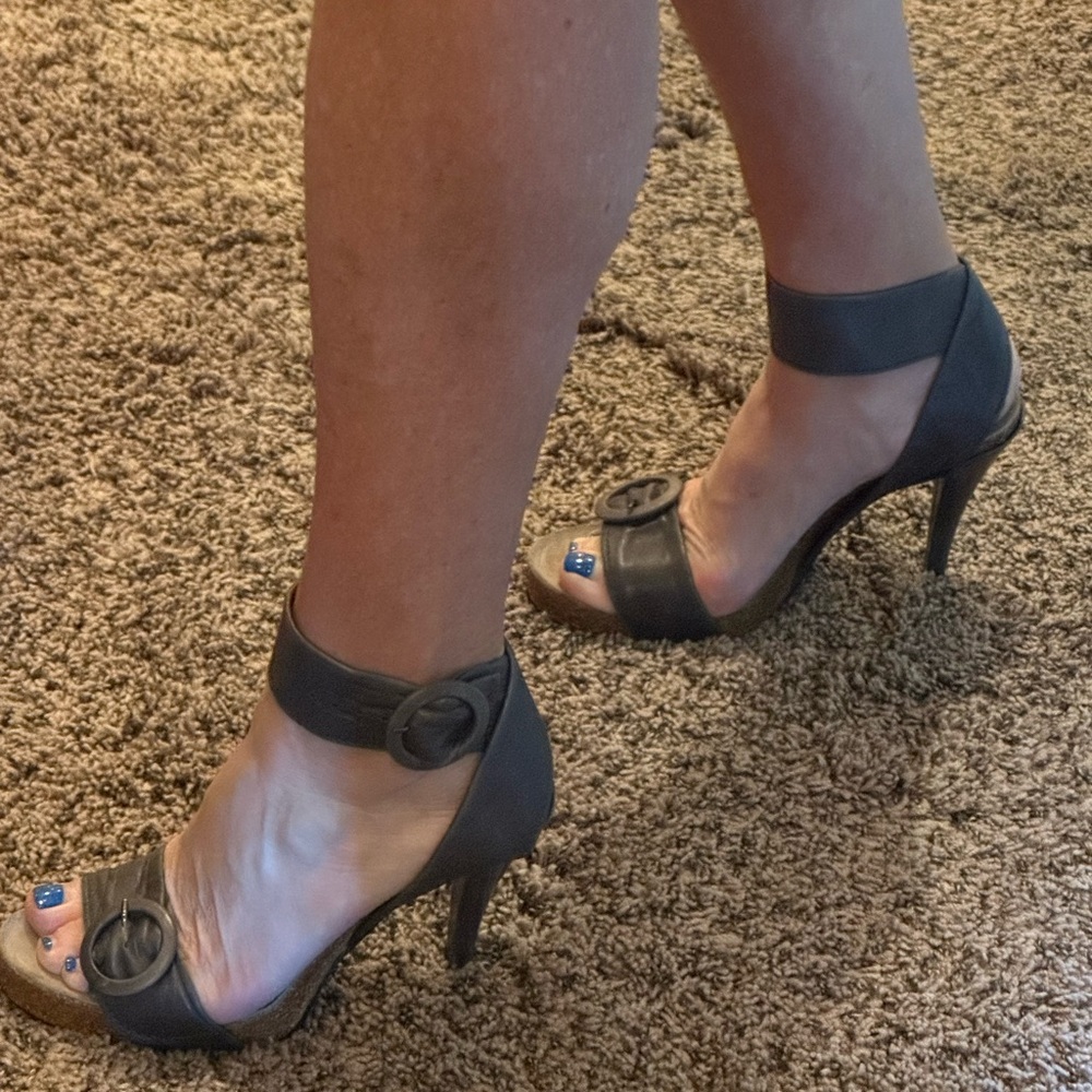 Pedro Garcia Grey Leather Heels - size 8
